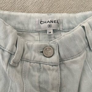 CHANEL  High-Waisted Pleated Women Jeans Sz 34 Light Wash